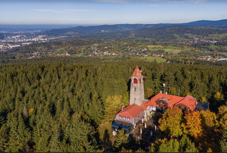Rozhledna Horní Černá Studnice (1 km od chalupy)